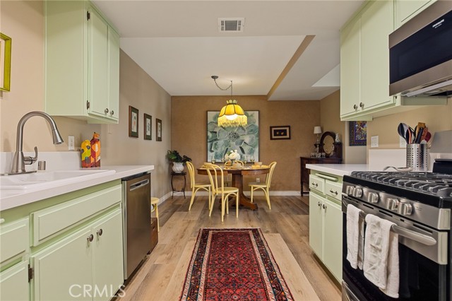 Detail Gallery Image 15 of 24 For 2061 W Redlands Bld 7a,  Redlands,  CA 92373 - 2 Beds | 2 Baths