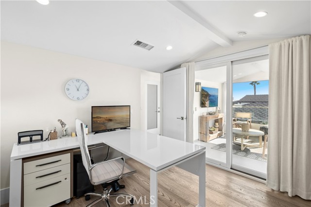 712 Marguerite Avenue, Corona del Mar CA: https://media.crmls.org/medias/fabd02d4-f6fd-409d-a8ff-d69b22a48136.jpg