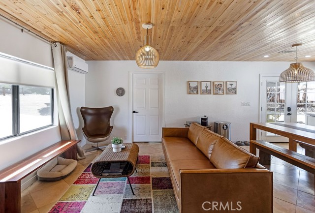 Detail Gallery Image 5 of 39 For 61680 Valley View Dr, Joshua Tree,  CA 92252 - 3 Beds | 2 Baths