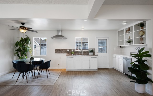 1124 W 123rd Street, Los Angeles CA: https://media.crmls.org/medias/fabdb9e1-4261-4fe4-b5d4-c8119e698076.jpg
