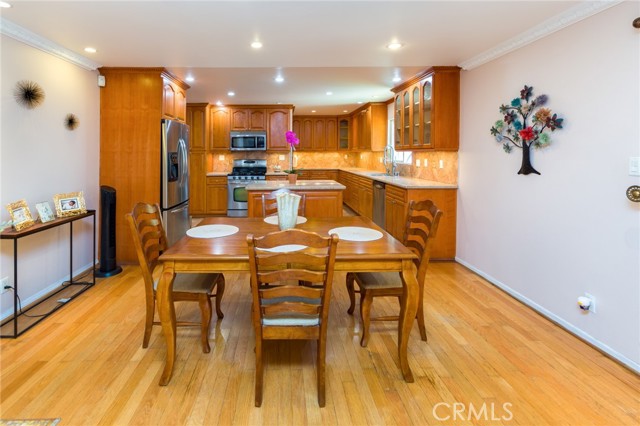 10165 Sully Drive, Sun Valley CA: https://media.crmls.org/medias/fabe663a-40a4-410c-b736-b9d76863a010.jpg