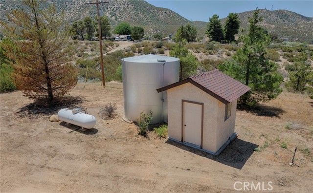 30240 Aliso Canyon Road, Acton CA: https://media.crmls.org/medias/fabefe69-e1bc-4542-a2dd-69e710a24f55.jpg