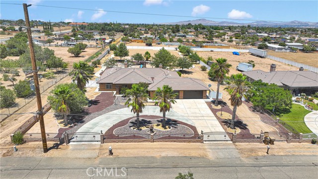 14572 Sultana Street, Hesperia CA: https://media.crmls.org/medias/fabf3e60-99cf-4903-bcd9-72c4fd0b6354.jpg