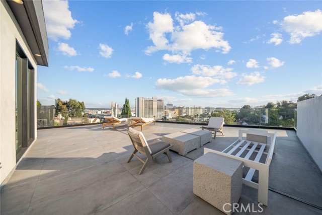 1947 Glencoe Way, Los Angeles CA: https://media.crmls.org/medias/fabf840c-8dd2-44b4-9d79-62b3b04f9742.jpg