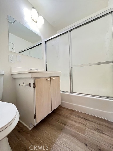 Detail Gallery Image 10 of 17 For 1168 E 10th St 103a,  Long Beach,  CA 90813 - 2 Beds | 2 Baths