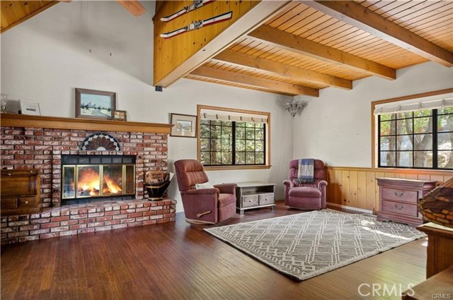 Detail Gallery Image 3 of 27 For 1023 Sandalwood Dr, Lake Arrowhead,  CA 92352 - 3 Beds | 2/1 Baths