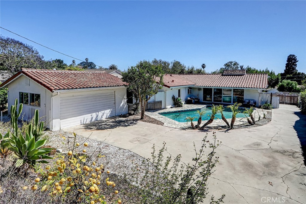 2552 Palos Verdes Drive W