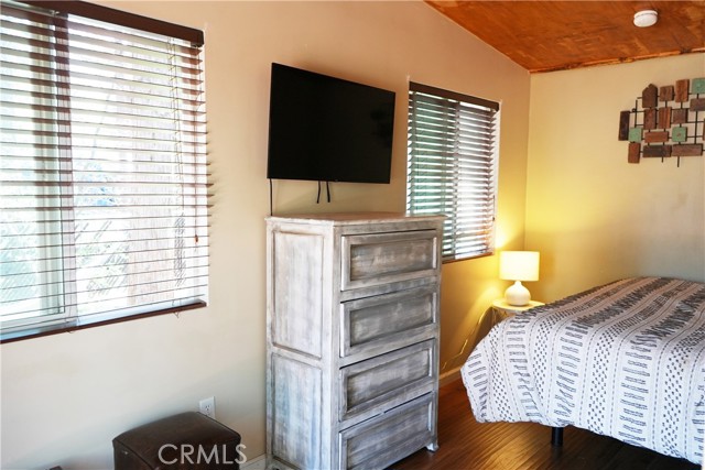 Detail Gallery Image 9 of 19 For 657 Moreno Ln, Sugarloaf,  CA 92386 - 2 Beds | 1 Baths
