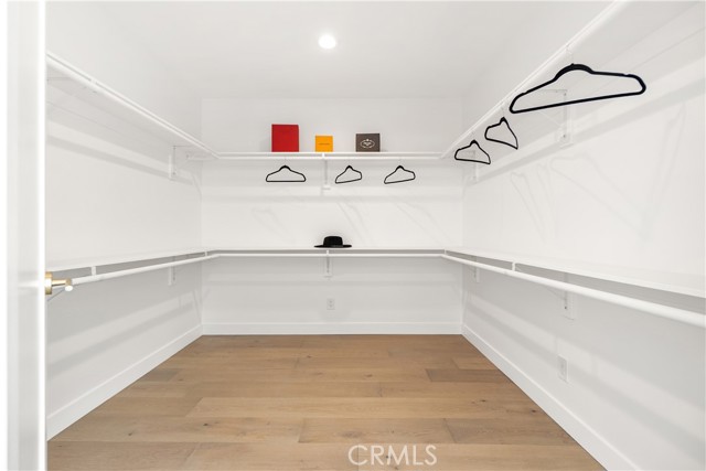 3991 Hubert Avenue, Los Angeles CA: https://media.crmls.org/medias/fac16eed-0bb8-4f6d-b598-c1ee3f6d1301.jpg