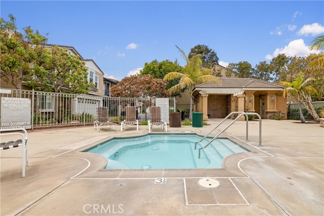 2889 Plaza Del Amo, Torrance CA: https://media.crmls.org/medias/fac1b2cf-decf-42c9-b104-87331193c7e7.jpg
