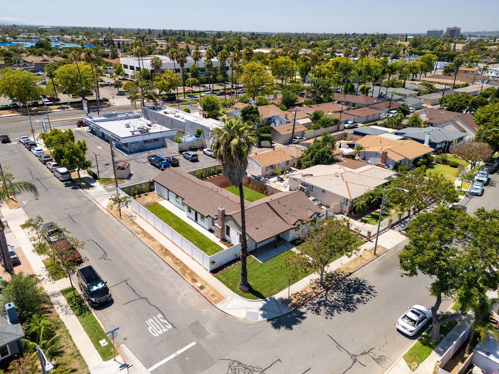 https://media.crmls.org/medias/fac20410-781c-49f8-bed1-6c54ea4fa1d7.jpg?preset=X-Large