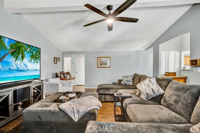 2952 2952 Peach Tree, Hemet CA: https://media.crmls.org/medias/fac215a8-e5b6-440c-8df0-8457e091b37a.jpg