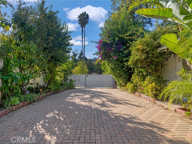 Detail Gallery Image 3 of 36 For 5020 Topanga Canyon, Woodland Hills,  CA 91364 - 2 Beds | 1 Baths