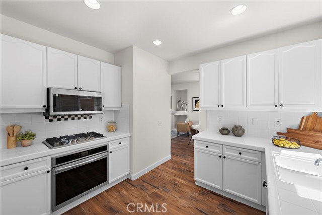 Detail Gallery Image 10 of 49 For 205 Woodcrest Ln, Aliso Viejo,  CA 92656 - 4 Beds | 2/1 Baths