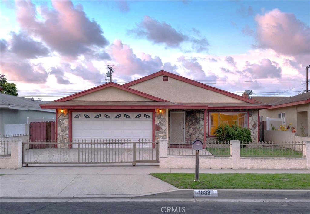 1639 E 215th Place