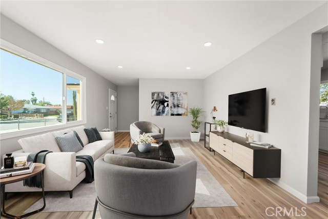 Detail Gallery Image 7 of 15 For 110 W Montrose, Hemet,  CA 92543 - 2 Beds | 1 Baths