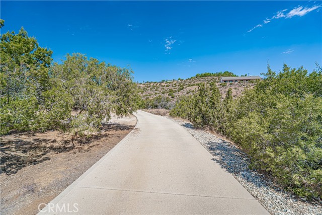 5329 Hubbard Road, Acton CA: https://media.crmls.org/medias/fac318e8-10c6-4257-81e8-d7eaa8a3c2ed.jpg