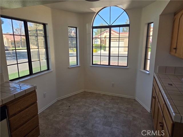 Detail Gallery Image 6 of 16 For 19099 Frances, Apple Valley,  CA 92308 - 2 Beds | 2 Baths