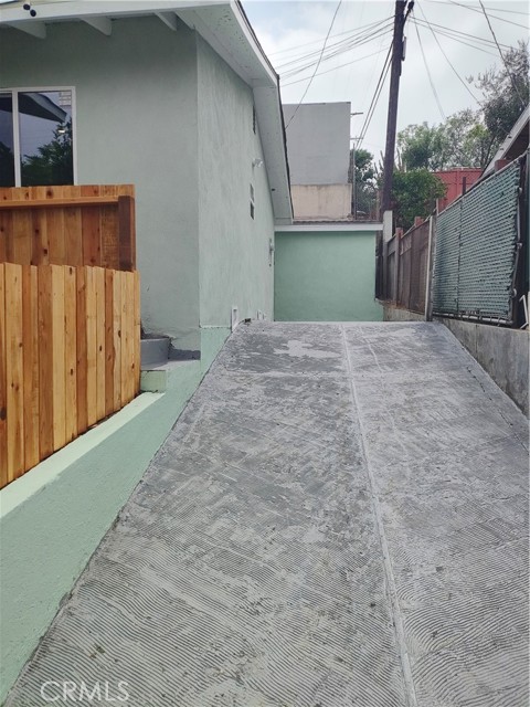1680 S Rimpau Boulevard, Los Angeles CA: https://media.crmls.org/medias/fac33cc4-07a4-4ca9-abbb-dfe496568e3b.jpg
