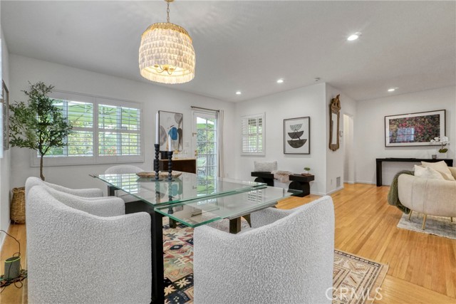4299 Bakman Avenue, Studio City CA: https://media.crmls.org/medias/fac3dce6-fffb-45fa-9c3a-28c25312826c.jpg