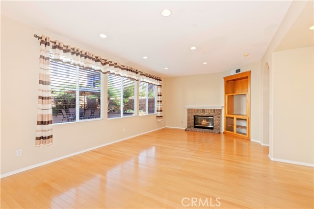 Detail Gallery Image 7 of 15 For 37 Mount Vernon, Irvine,  CA 92620 - 4 Beds | 2/1 Baths