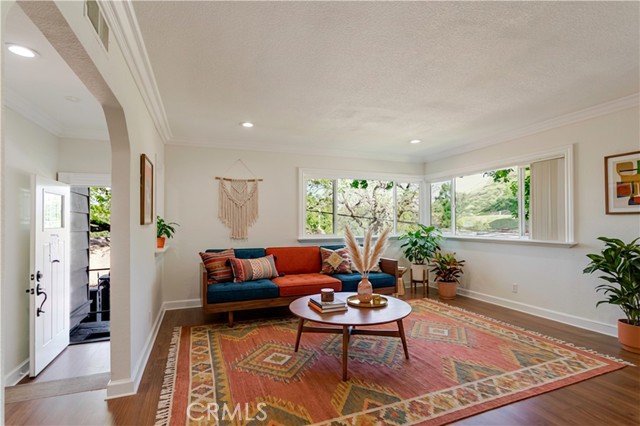 Detail Gallery Image 12 of 40 For 5888 Oak Knolls, Simi Valley,  CA 93063 - 3 Beds | 2 Baths