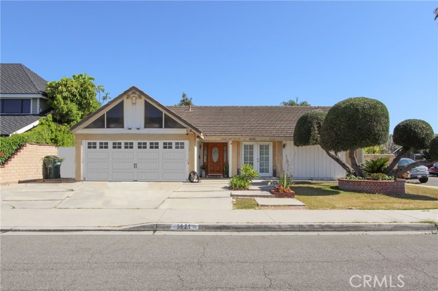 Detail Gallery Image 1 of 1 For 5621 Ridgebury Dr, Huntington Beach,  CA 92649 - 5 Beds | 3 Baths