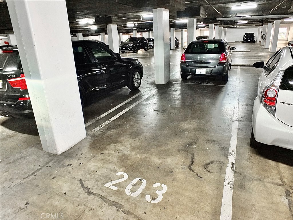 https://media.crmls.org/medias/fac60dac-29a6-4368-a12d-af7d4f3afd75.jpg?preset=X-Large
