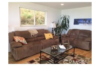 MLS #OC25112494 img 1