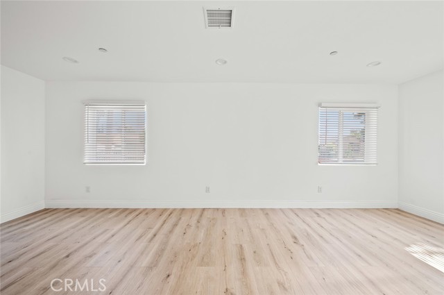 939 E 97th Street, Los Angeles CA: https://media.crmls.org/medias/fac6ad9d-64cb-4a79-8431-770e1b7e353b.jpg