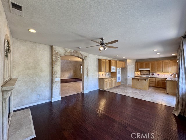 Detail Gallery Image 22 of 53 For 45632 Corte Royal, Temecula,  CA 92592 - 3 Beds | 3 Baths