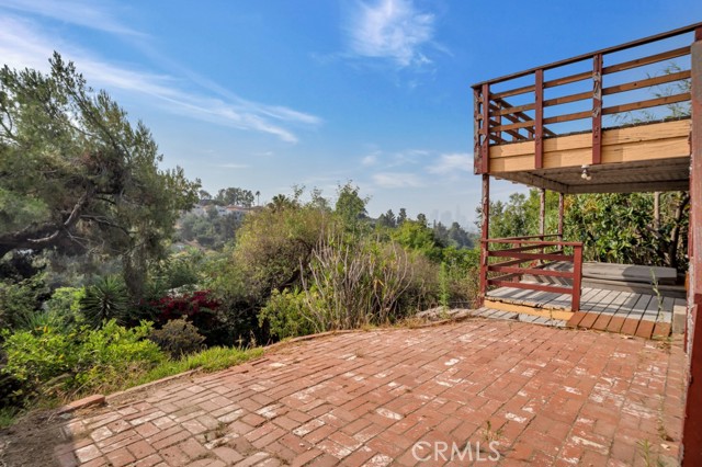 2052 N Alvarado N Street, Los Angeles CA: https://media.crmls.org/medias/fac7221b-58ff-4ff0-96a8-86f0542985ac.jpg