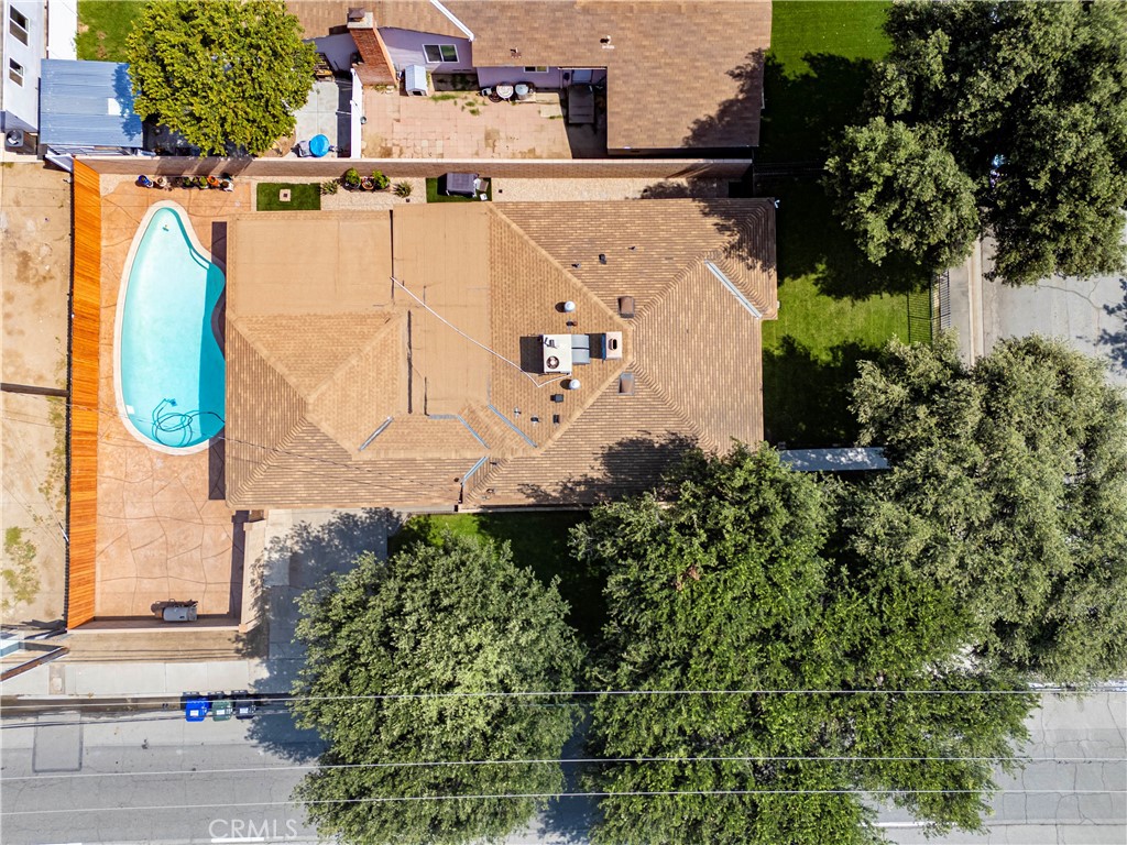 https://media.crmls.org/medias/fac8f6be-ab2c-432c-a323-ecb812436826.jpg?preset=X-Large