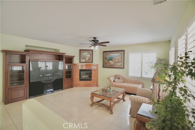 12597 Poinsetta Drive, Riverside CA: https://media.crmls.org/medias/fac907d9-da59-485f-95b8-fb66174156d9.jpg