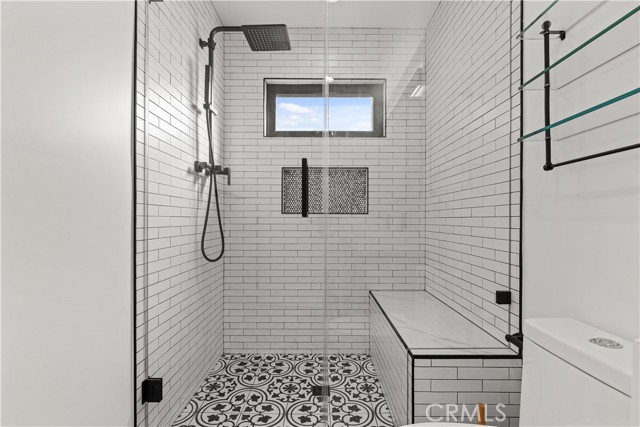 Detail Gallery Image 12 of 17 For 12745 Bloomfield St, Studio City,  CA 91604 - 2 Beds | 2 Baths