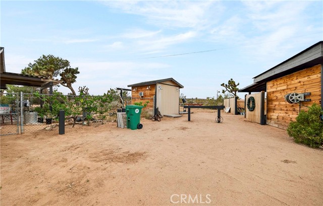 Detail Gallery Image 4 of 67 For 57661 Aberdeen, Yucca Valley,  CA 92284 - 4 Beds | 2 Baths