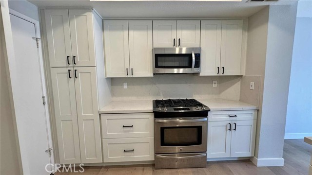 Detail Gallery Image 12 of 19 For 11430 Wimbley, Cerritos,  CA 90703 - 2 Beds | 3 Baths