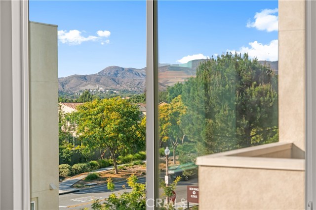 536 Cultivate, Irvine CA: https://media.crmls.org/medias/facb329b-00b2-41df-9955-c1702f889576.jpg
