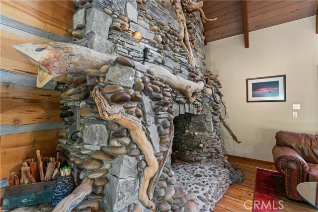 Detail Gallery Image 10 of 74 For 942 Lake Edge Way, Lake Arrowhead,  CA 92352 - 4 Beds | 5/1 Baths