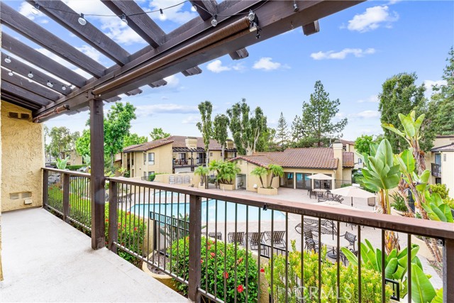 25641 Indian Hill Lane, Laguna Hills CA: https://media.crmls.org/medias/facc26ca-6aa3-48d9-a610-f8fa0544b429.jpg