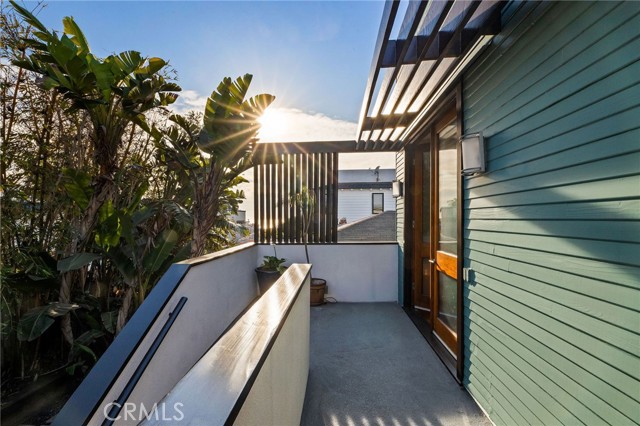 1204 19th Street, Hermosa Beach, California 90254, 3 Bedrooms Bedrooms, ,2 BathroomsBathrooms,Residential,Sold,19th,SB25046452