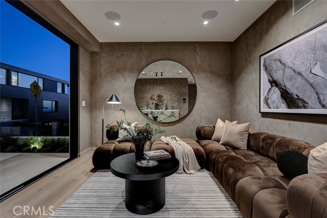 315 25th, Manhattan Beach, California 90266, 3 Bedrooms Bedrooms, ,3 BathroomsBathrooms,Residential,For Sale,25th,SB26081784