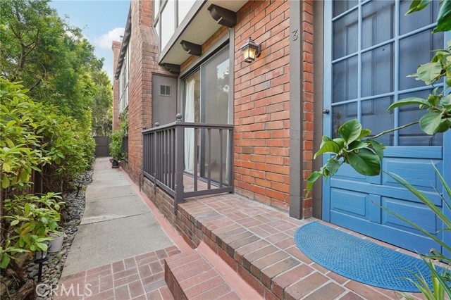 Detail Gallery Image 3 of 32 For 713 9th St #3,  Santa Monica,  CA 90402 - 3 Beds | 3 Baths