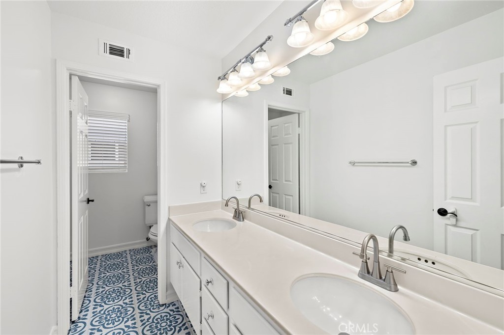 MLS #OC25229351 image #31