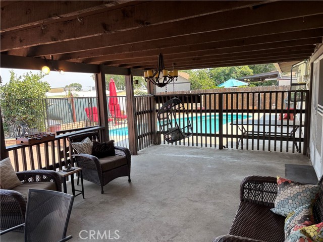 389 E Rancho Road, Corona CA: https://media.crmls.org/medias/facdc0c1-459f-4f8d-a3e5-32478bff0489.jpg