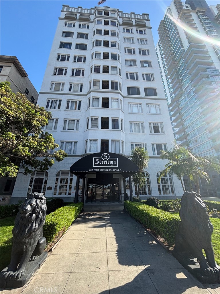 360 W Ocean Boulevard #209