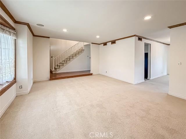 27014 Helmond Drive, Calabasas CA: https://media.crmls.org/medias/facdc7d2-94c9-4038-9d65-3baa357473fa.jpg