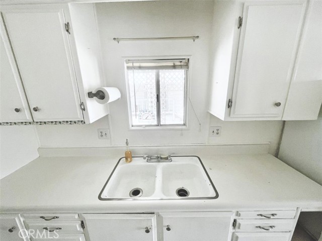 999 S Santa Fe Avenue, San Jacinto CA: https://media.crmls.org/medias/face7b47-7ae2-4453-8748-14faee046ee2.jpg