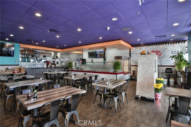 1425 Artesia Blvd, Gardena CA: https://media.crmls.org/medias/faceb491-67fd-44b6-bb99-ce5552f04771.jpg