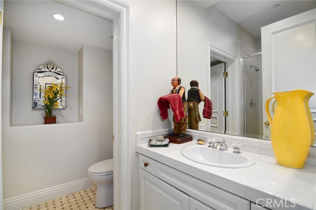 Detail Gallery Image 28 of 59 For 19134 Briarfield Way, Tarzana,  CA 91356 - 6 Beds | 7/1 Baths